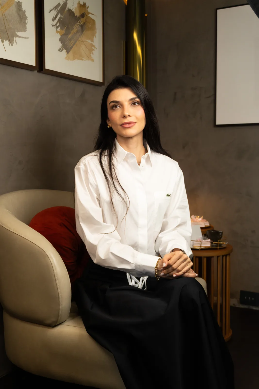 Lounge da clínica de dermatologia premium em Porto Alegre.